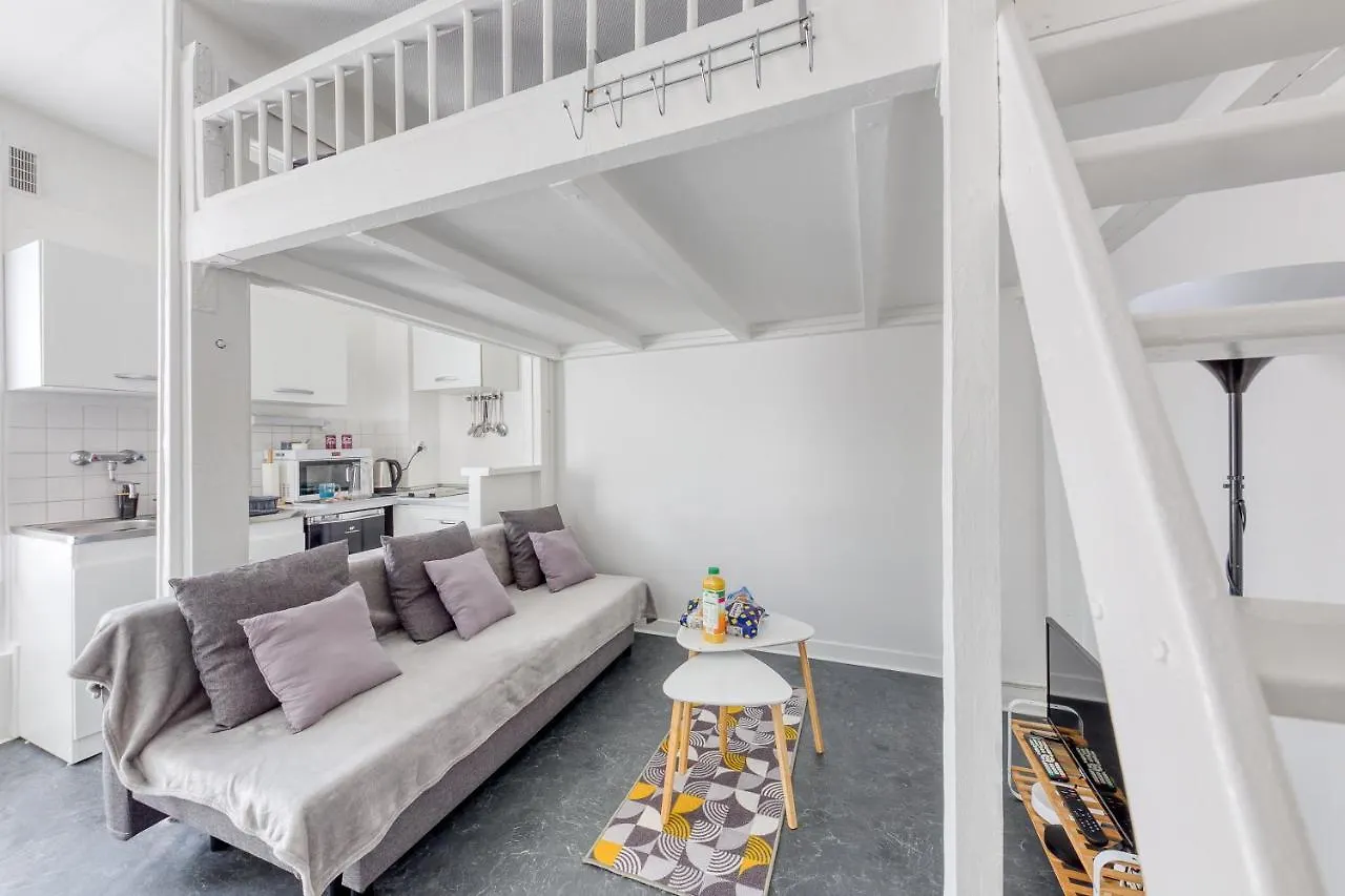 Joli Petit Studio A 200 M Du Tramway, Proche Paris, D'Orly, Rungis, Belle Epine Et Choisy Le Roi Apartment Thiais